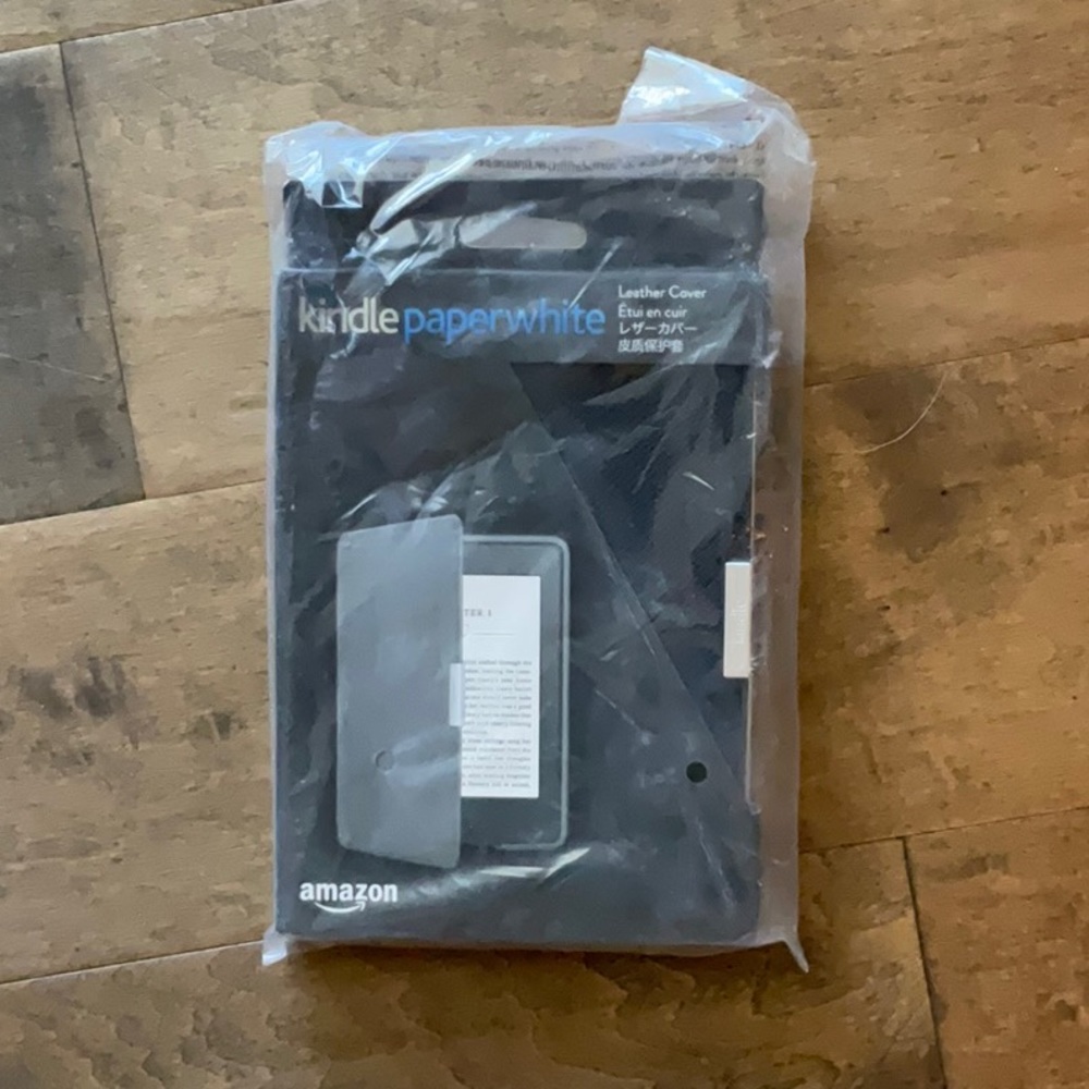 NWT Kindle PaperWhite Leather cover